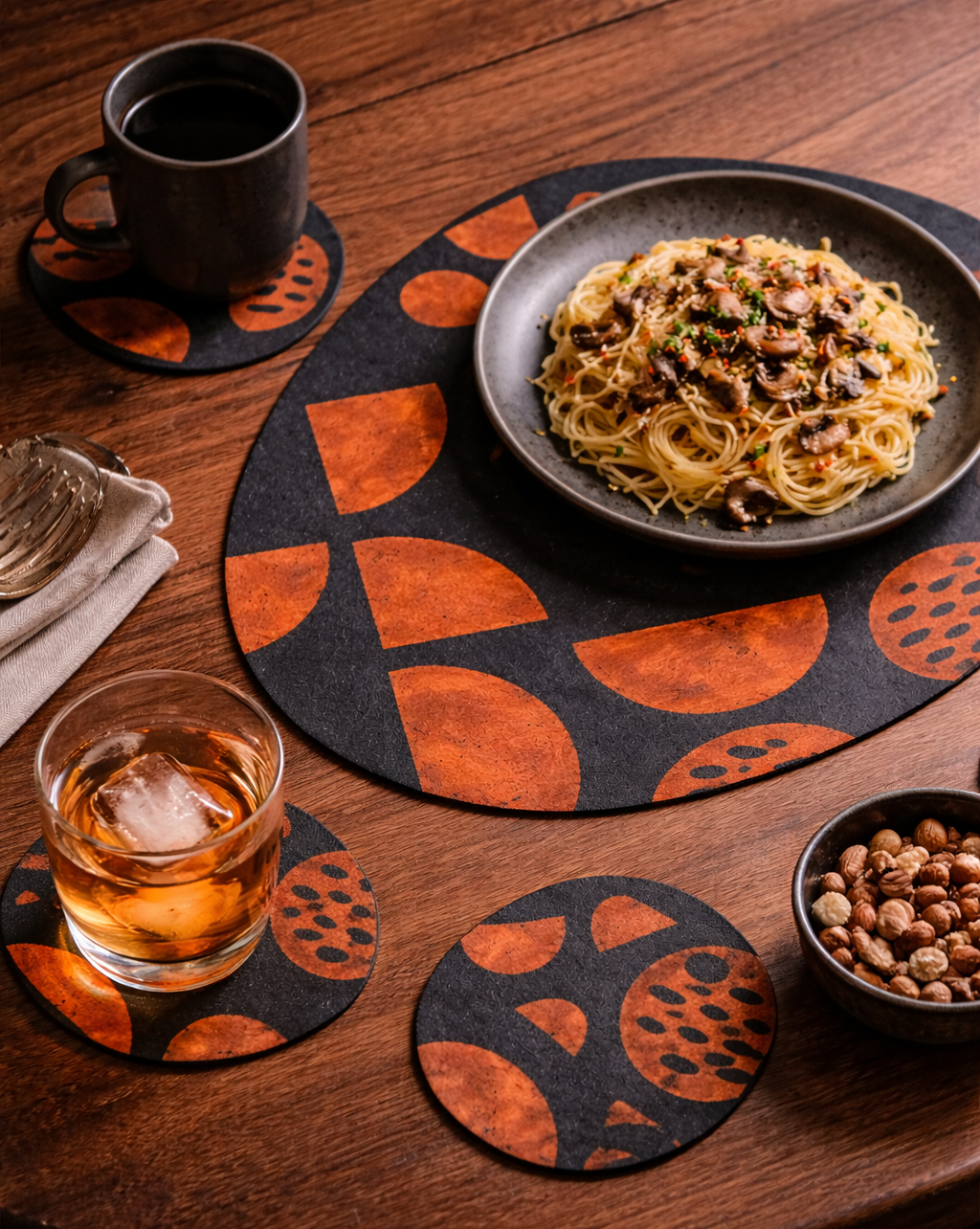Uté — Tableware